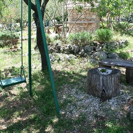 Vlade Apartment